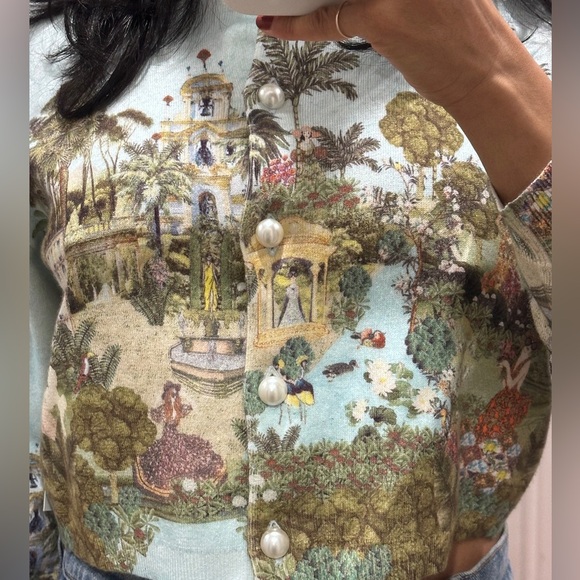 Alice and Olivia cropped Sweater. Size small - Picture 4 of 7